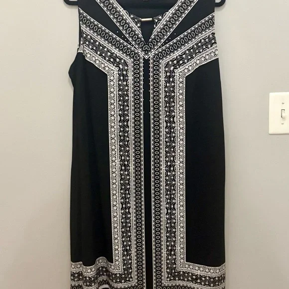 JM Collection Black and White Geometric Midi Dress - Picture 3 of 5